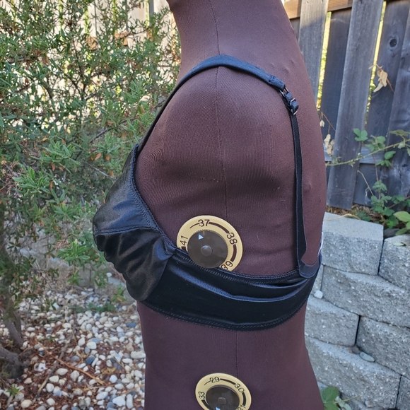 EUC VICTORIA'S SECRET BLACK BRA 36D - Picture 4 of 5